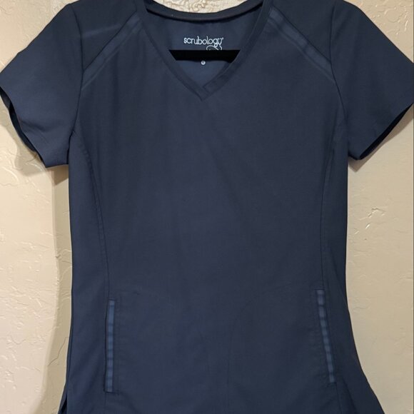 Scrubology Scrubs set in grey - Picture 7 of 13